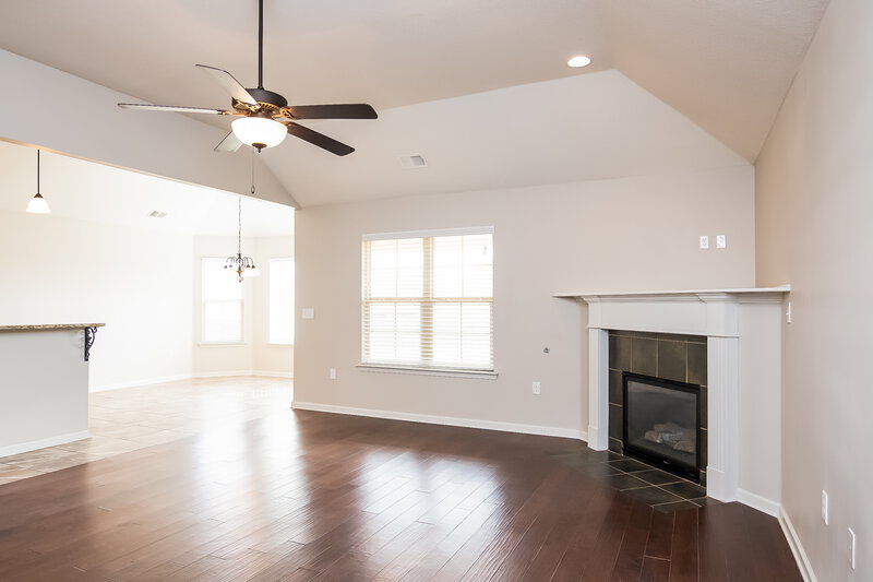 2,400/Mo, 2847 S Cherry Dr Southaven, MS 38672 Living Roomlarge View 2