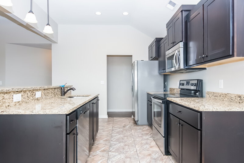 2,400/Mo, 2847 S Cherry Dr Southaven, MS 38672 Kitchenlarge View 2