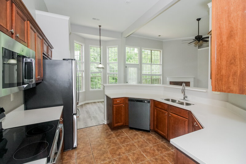2,505/Mo, 8168 White Wing Cv W Bartlett, TN 38002 Kitchen View