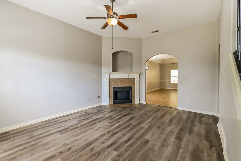 2,180/Mo, 305 Garden Springs Dr Oakland, TN 38060 Living Room View