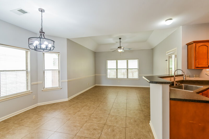 2,180/Mo, 305 Garden Springs Dr Oakland, TN 38060 Dining Room View 2