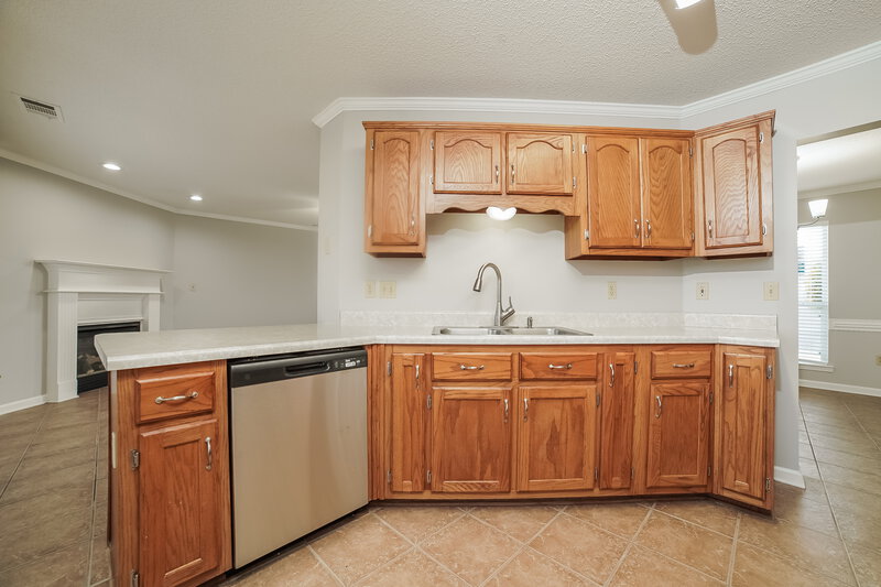 2,185/Mo, 7370 Wendy Way Walls, MS 38680 Kitchen View 2