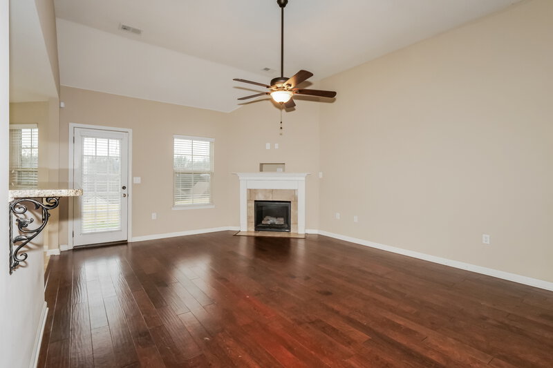 2,305/Mo, 10829 Paul Coleman Dr Olive Branch, MS 38654 Living Room View