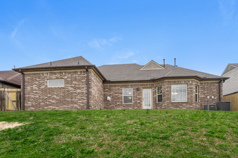 2,305/Mo, 10829 Paul Coleman Dr Olive Branch, MS 38654 Rear View