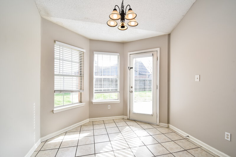 1,690/Mo, 6795 Black Oak Dr Walls, MS 38680 Breakfast Nook View