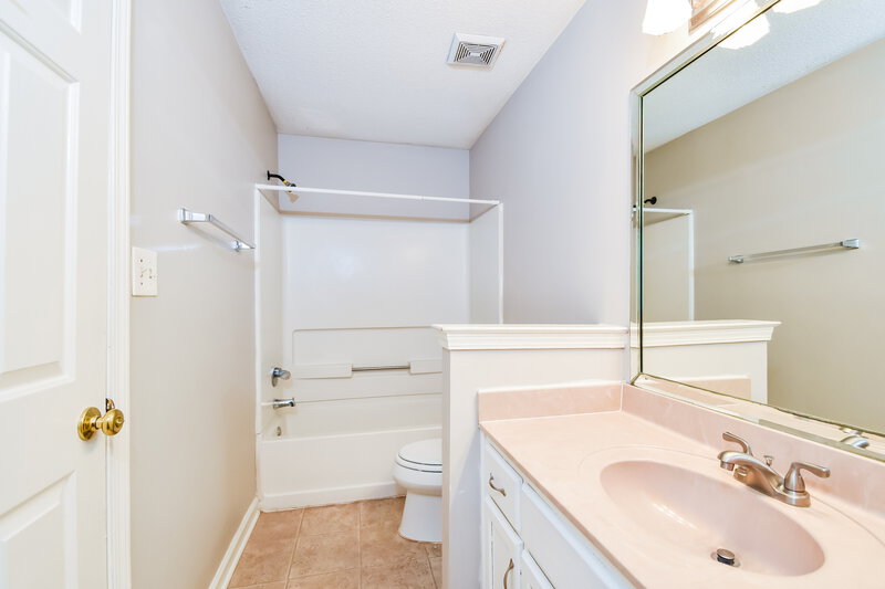 1,690/Mo, 6795 Black Oak Dr Walls, MS 38680 Main Bathroom View