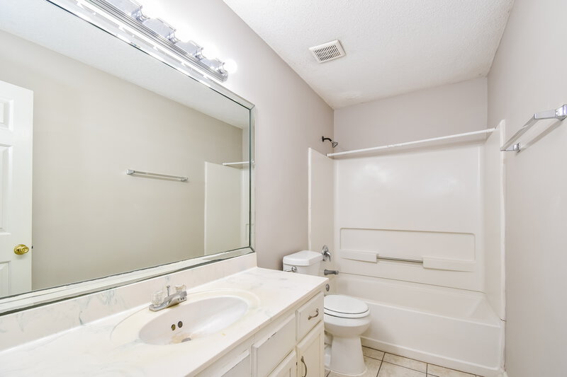 1,690/Mo, 6795 Black Oak Dr Walls, MS 38680 Bathroom View