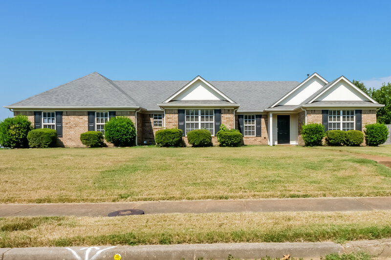 1,995/Mo, 2401 Forest Hill Irene Rd N Cordova, TN 38016 External View