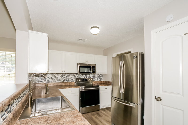 1,995/Mo, 2401 Forest Hill Irene Rd N Cordova, TN 38016 Kitchen View