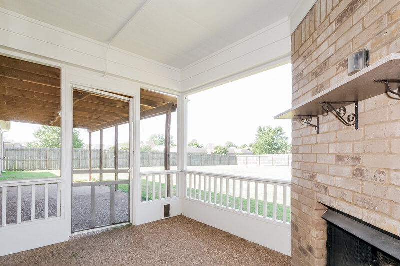 1,995/Mo, 2401 Forest Hill Irene Rd N Cordova, TN 38016 Family Room View 2
