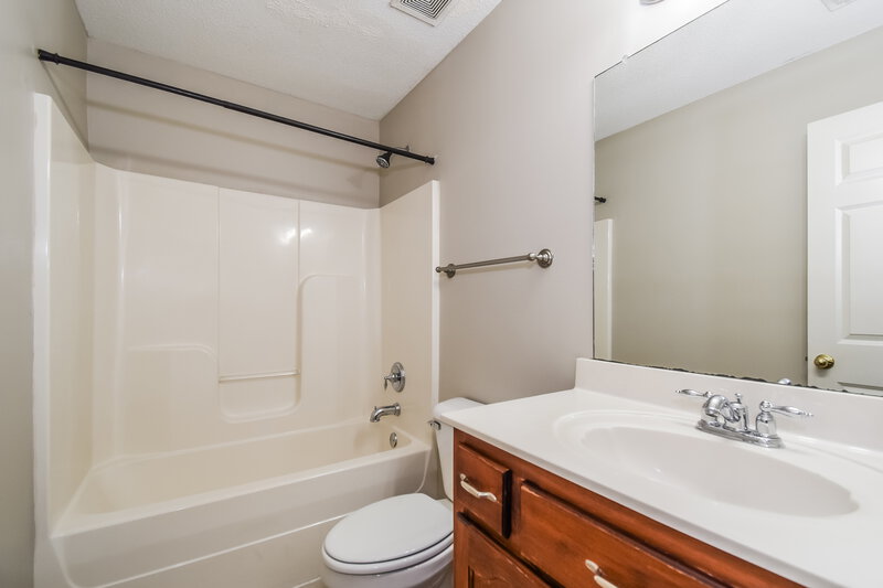 1,970/Mo, 8181 Martin Dr Southaven, MS 38671 Bathroom View