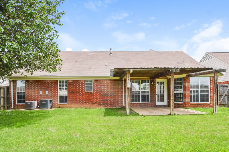 1,970/Mo, 8181 Martin Dr Southaven, MS 38671 Rear View 2