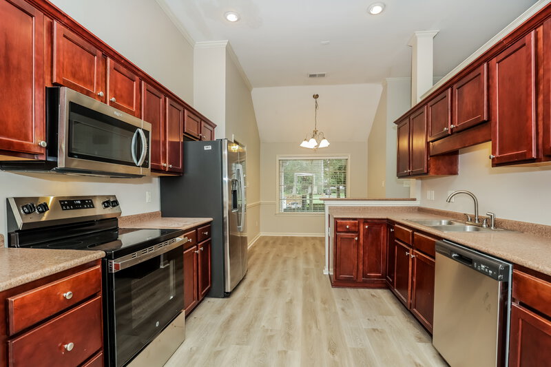 3,120/Mo, 5823 Stonewall Dr Olive Branch, MS 38654 Kitchen View 2