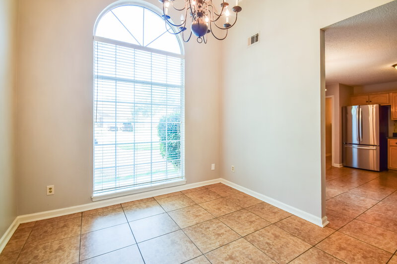 2,200/Mo, 2086 Heather Rdg Southaven, MS 38672 Dining Room View