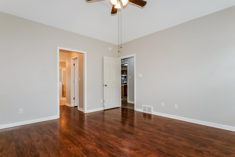 2,170/Mo, 7838 Alexanders Crossing Dr Olive Branch, MS 38654 Main Bedroom View