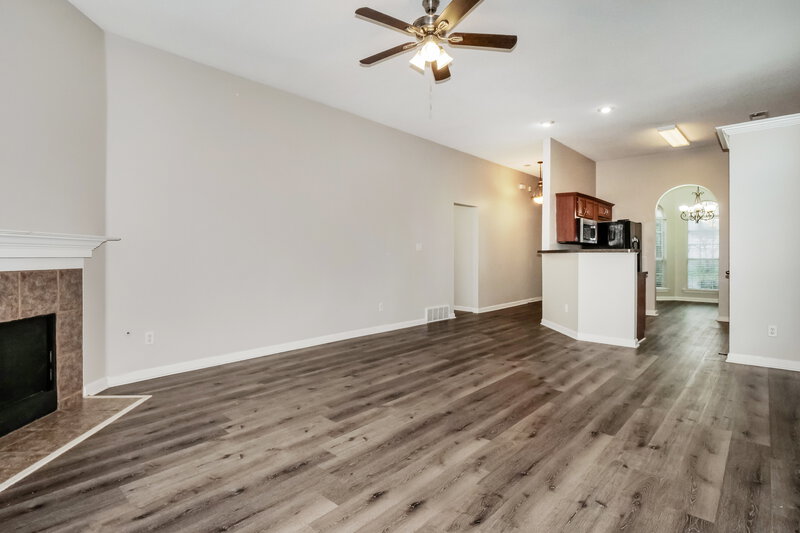 1,995/Mo, 9775 Misty Bay Cv Arlington, TN 38002 Living Room View 2