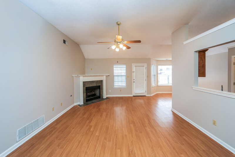 2,470/Mo, 8243 Cross Point Dr Olive Branch, MS 38654 Living Room View 3