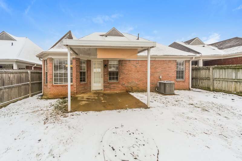 2,470/Mo, 8243 Cross Point Dr Olive Branch, MS 38654 Rear View
