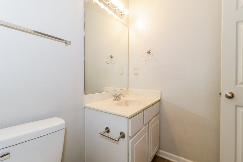 1,655/Mo, 9885 White Poplar Dr Olive Branch, MS 38654 Bathroom View 2