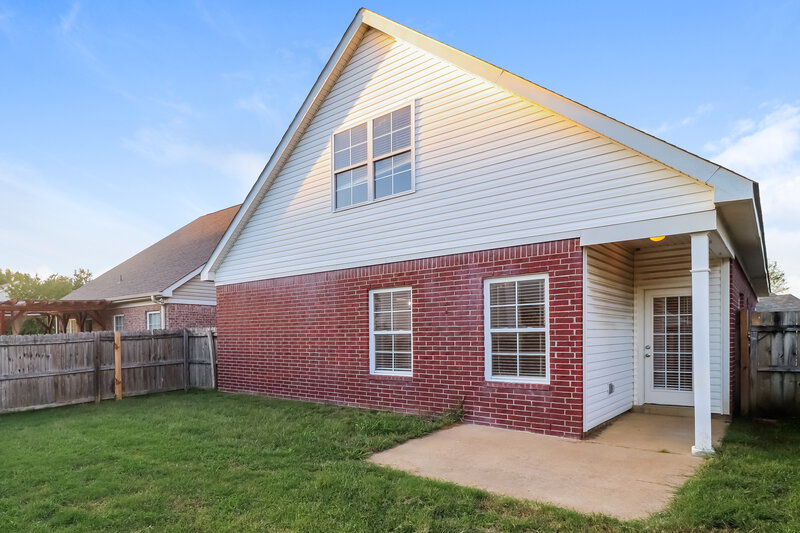 1,655/Mo, 9885 White Poplar Dr Olive Branch, MS 38654 Rear View