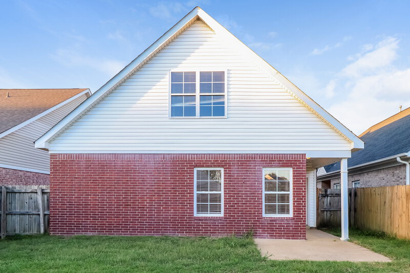 1,655/Mo, 9885 White Poplar Dr Olive Branch, MS 38654 Rear View 2