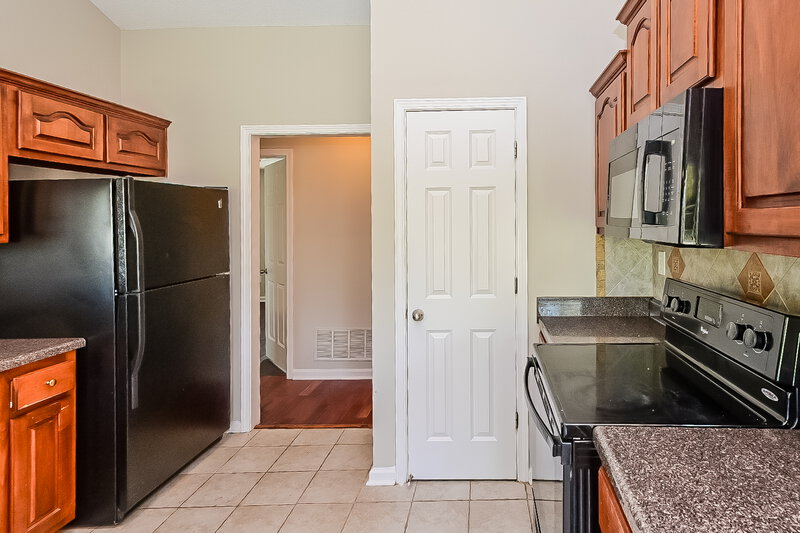 1,780/Mo, 8072 Delta Lakes Blvd Walls, MS 38680 Kitchen View 2