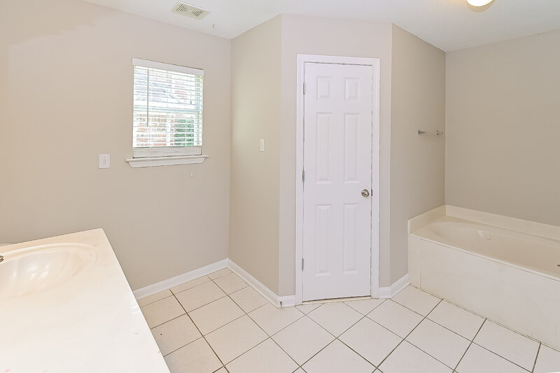 1,780/Mo, 8072 Delta Lakes Blvd Walls, MS 38680 Main Bathroom View