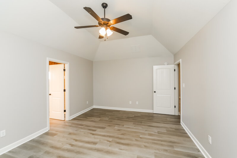 2,195/Mo, 7898 Ironwood Dr Southaven, MS 38671 Main Bedroom View 2