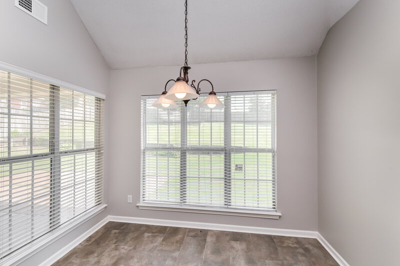 2,120/Mo, 1205 Worthington Dr Southaven, MS 38671 Breakfast Nook View
