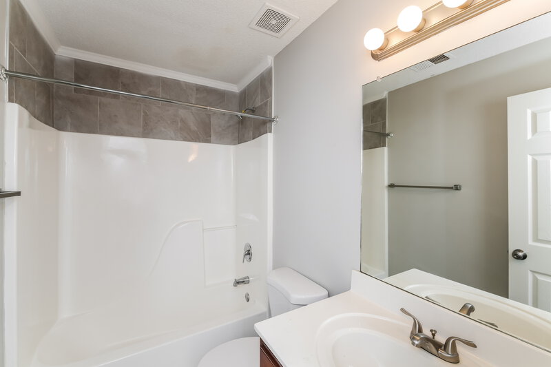 2,120/Mo, 1205 Worthington Dr Southaven, MS 38671 Bathroom View