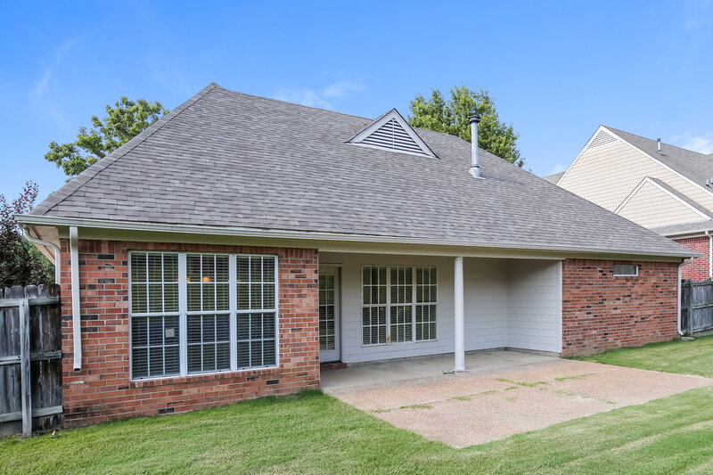 2,120/Mo, 1205 Worthington Dr Southaven, MS 38671 Rear View