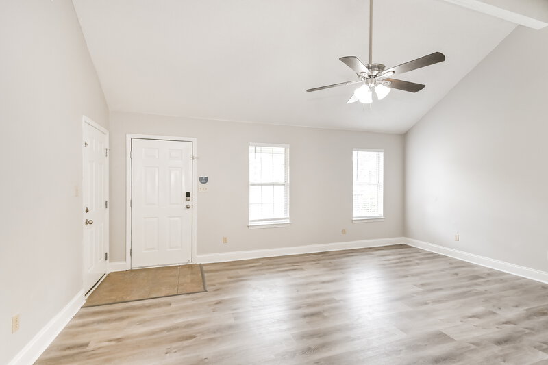 1,840/Mo, 3030 Caitlynn Cir N Horn Lake, MS 38637 Living Room View 3