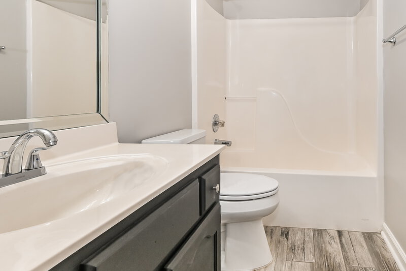 1,840/Mo, 3030 Caitlynn Cir N Horn Lake, MS 38637 Bathroom View