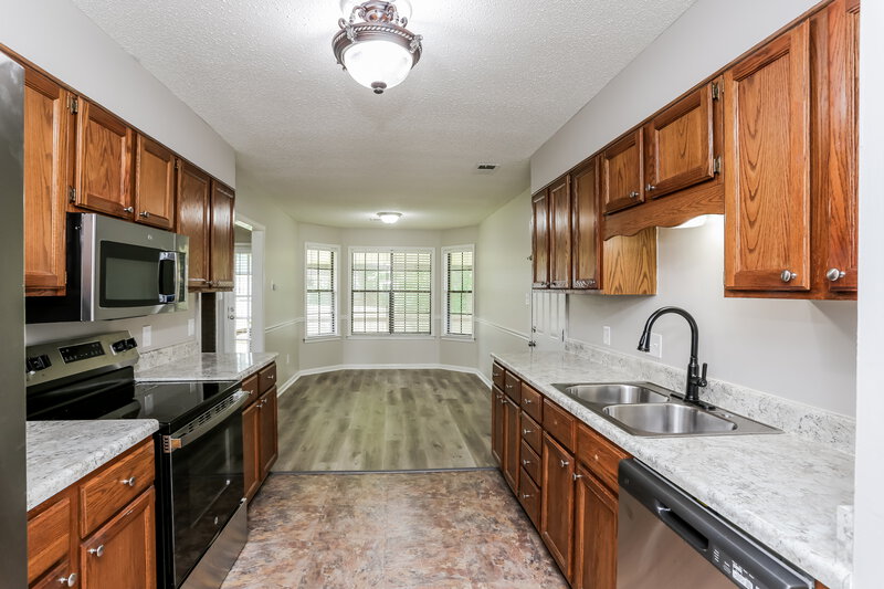 1,780/Mo, 781 Needle Cv Southaven, MS 38671 Kitchen View