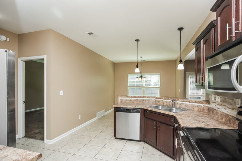 3,130/Mo, 6057 Vera Ln Olive Branch, MS 38654 Kitchen View 2