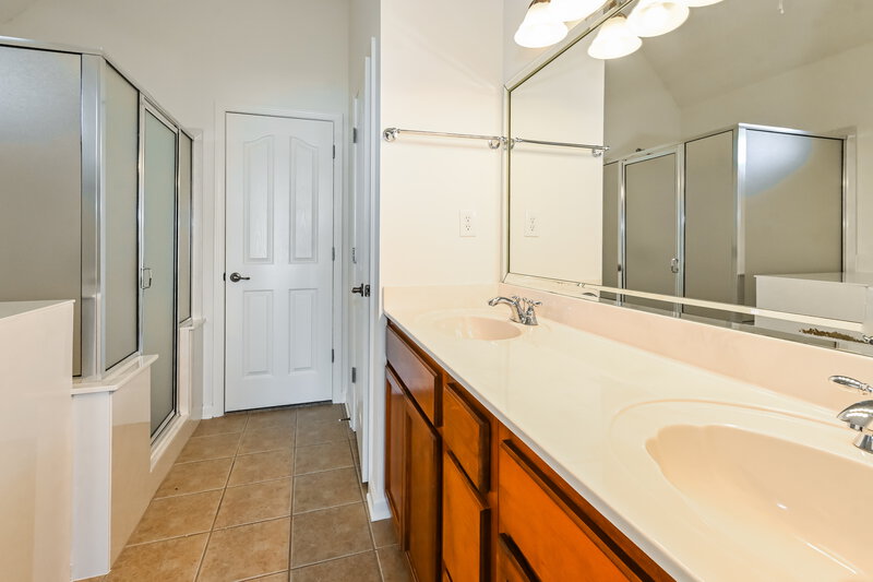 1,765/Mo, 7499 Essayons Dr Southaven, MS 38672 Main Bathroom View
