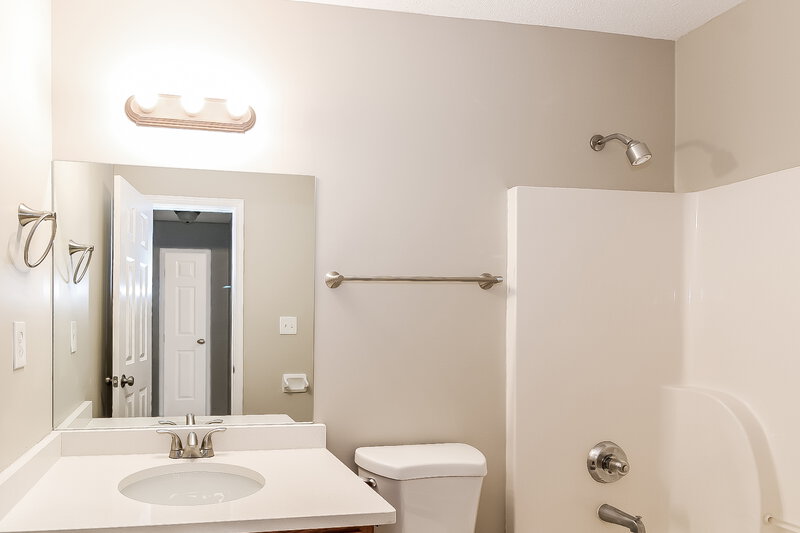 1,830/Mo, 9162 Acadia Pl Cordova, TN 38018 Bathroom View