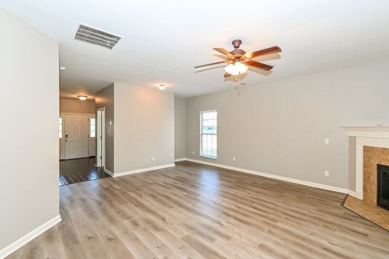 2,980/Mo, 8904 Courtly Cir N Olive Branch, MS 38654 Living Room View