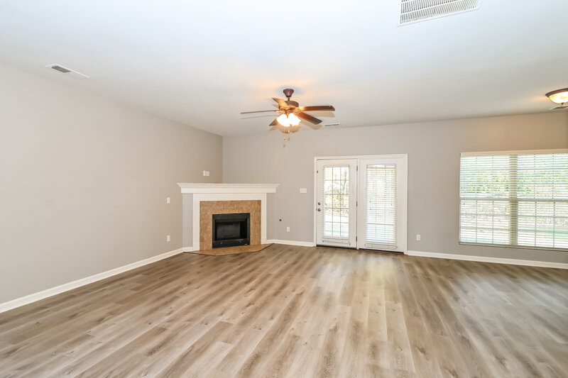 2,980/Mo, 8904 Courtly Cir N Olive Branch, MS 38654 Living Room View 2