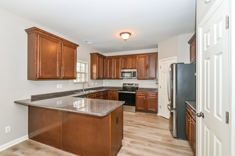 2,980/Mo, 8904 Courtly Cir N Olive Branch, MS 38654 Kitchen View