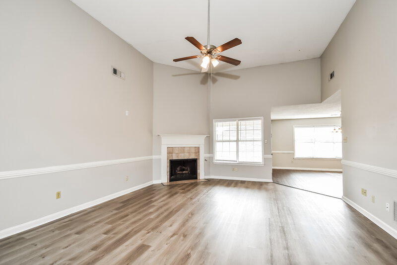 2,000/Mo, 7143 Emily Ln Olive Branch, MS 38654 Living Room View 2