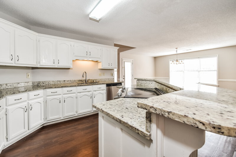 2,000/Mo, 7143 Emily Ln Olive Branch, MS 38654 Kitchen View 2