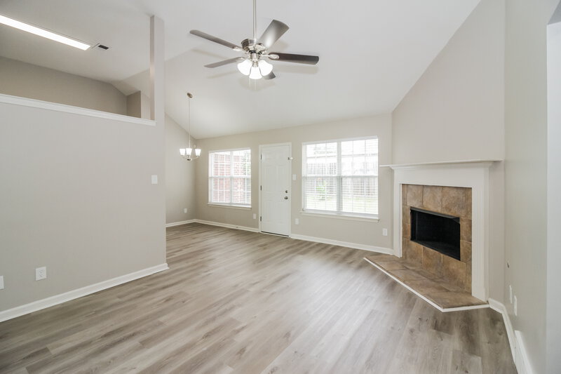 1,745/Mo, 100 Garden View Dr Oakland, TN 38060 Living Room View 2