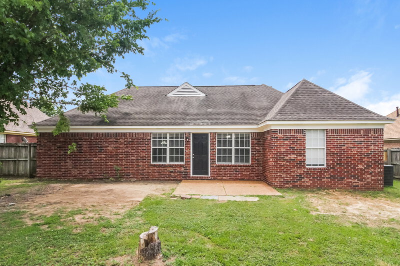 1,745/Mo, 100 Garden View Dr Oakland, TN 38060 Rear View