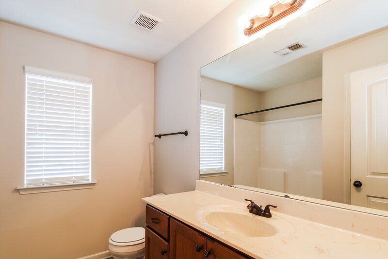2,470/Mo, 7459 Aylesbury Ln Olive Branch, MS 38654 Bathroom View