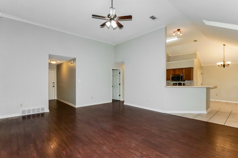 1,880/Mo, 6688 Millgrove Park Dr Bartlett, TN 38135 Living Room View 2