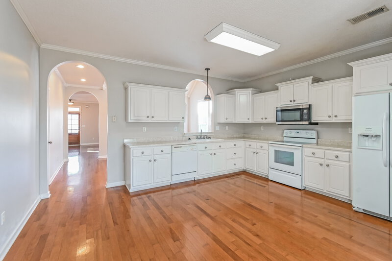 2,245/Mo, 4871 Stone Park Blvd Olive Branch, MS 38654 Kitchen View 2