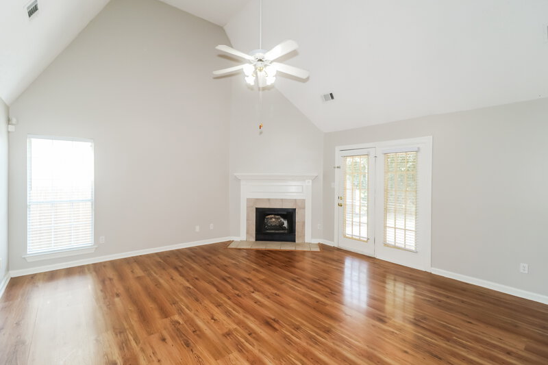 1,875/Mo, 9441 Club Walk Ct Lakeland, TN 38002 Living Room View