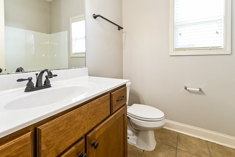 1,790/Mo, 3024 Magnolia Dr Hernando, MS 38632 Bathroom View