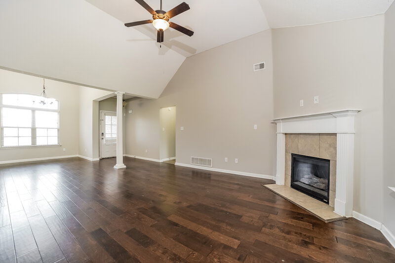 2,620/Mo, 4721 Shinault Ln Olive Branch, MS 38654 Living Room View 2
